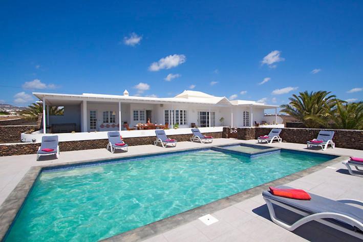 Villa Quiquere - Great 4 Bedroom Puerto Calero Villa With Heated Pool Hot-Tub 外观 照片