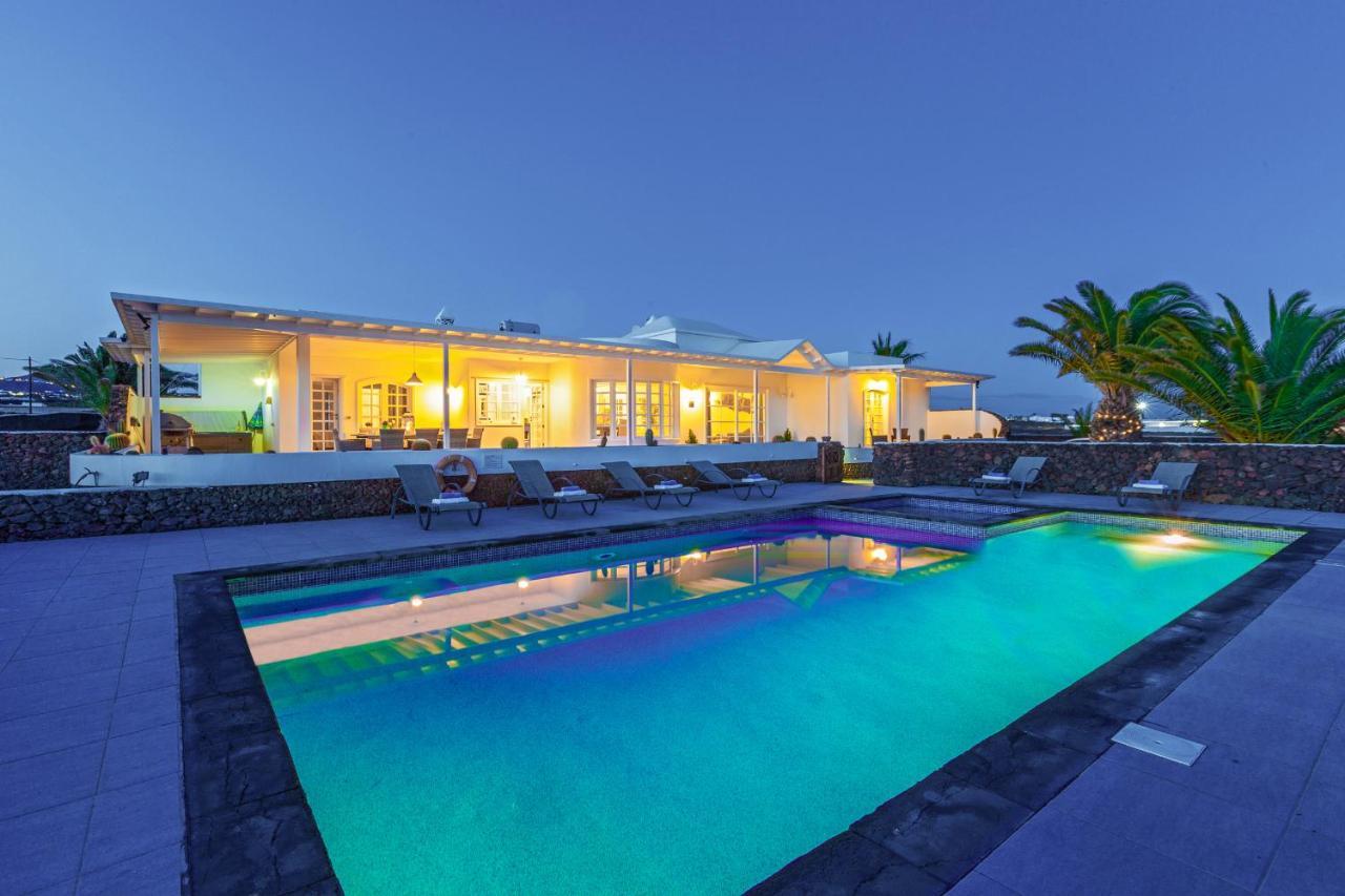 Villa Quiquere - Great 4 Bedroom Puerto Calero Villa With Heated Pool Hot-Tub 外观 照片